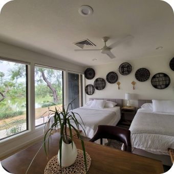 peculair nest property image